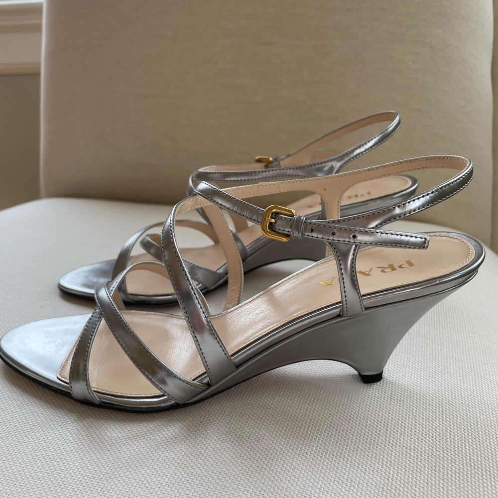 PRADA  Leather silver 2.5” heels like new